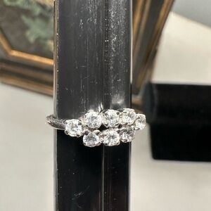 Elegant Silver Crystal Ring